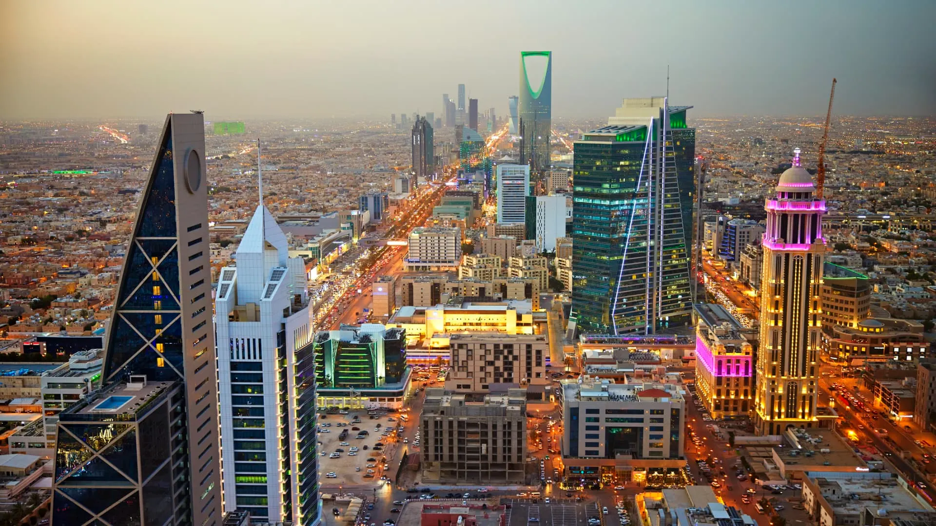 رحلة لا تُنسى داخل السعودية